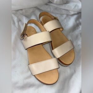 Nisolo Cream Tan Sandals